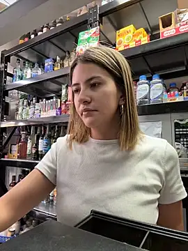 Snapshot of Andrea18_blonde chatting on 12-21-25, 05:42 Andrea18 blonde online show from 12-21-25, 05:42