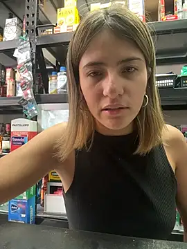 Snapshot of Andrea18_blonde chatting on 01-15-26, 04:44 Andrea18 blonde online show from 01-15-26, 04:44