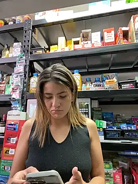 Snapshot of Andrea18_blonde chatting on 02-19-26, 02:57 Andrea18 blonde online show from 02-19-26, 02:57