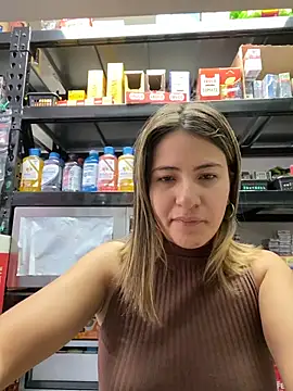 Snapshot of Andrea18_blonde chatting on 02-25-26, 01:43 Andrea18 blonde online show from 02-25-26, 01:43