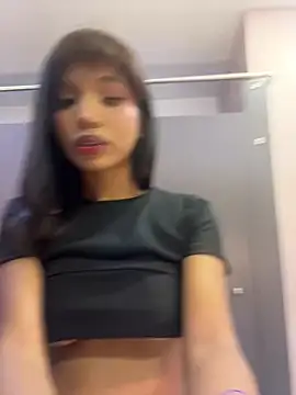 Gigi Strawberry online show from 02-12-26, 06:08