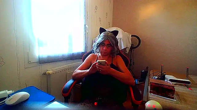 Snapshot of balkis30 chatting on 06-23-26, 07:28 balkis30 online show from 06-23-26, 07:28