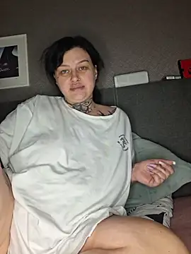 CannabisQueenn online show from 04-12-26, 09:20