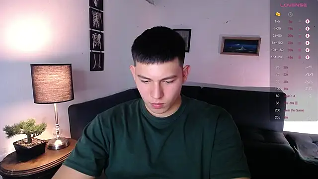 JamesCr  online show from 02-11-26, 12:48