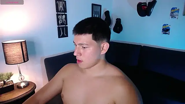 JamesCr  online show from 03-10-26, 12:15