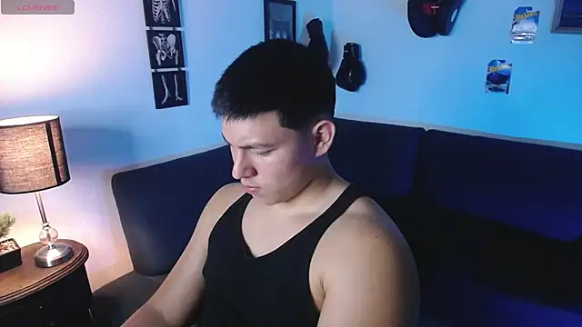 JamesCr  online show from 03-12-26, 01:45