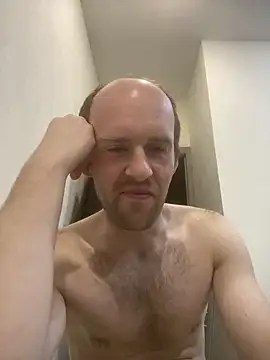 LynnAhNight online show from 04-16-26, 06:41