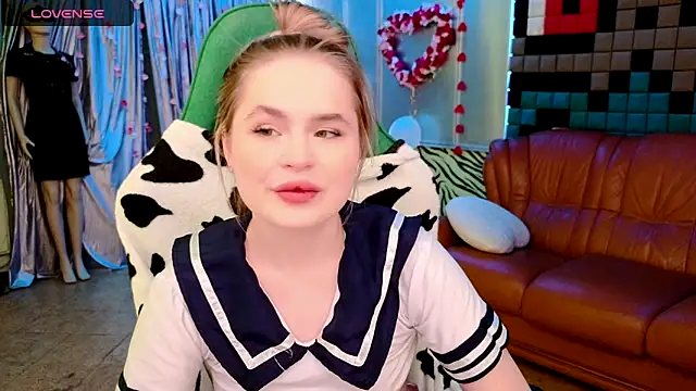 Snapshot of GoodJessi chatting on 02-15-25, 08:11 GoodJessi online show from 02-15-25, 08:11