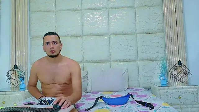 Snapshot of ThaliaANDNicholas chatting on 03-20-25, 07:25 ThaliaANDNicholas online show from 03-20-25, 07:25