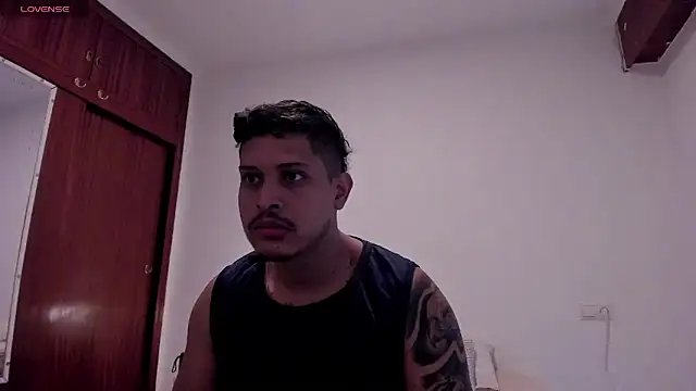 Snapshot of JohanSmith chatting on 05-13-26, 12:13 JohanSmith online show from 05-13-26, 12:13