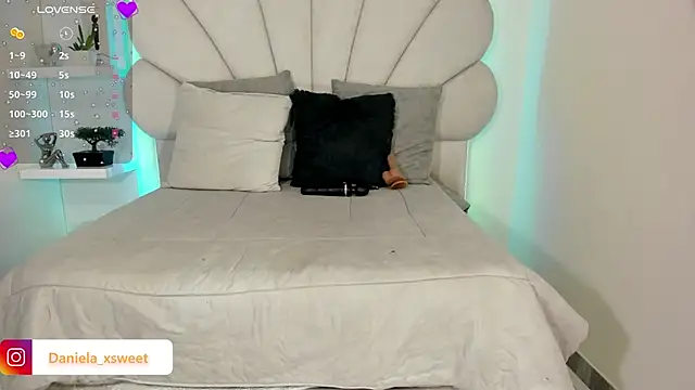 Danielaangelina online show from 02-07-26, 05:44