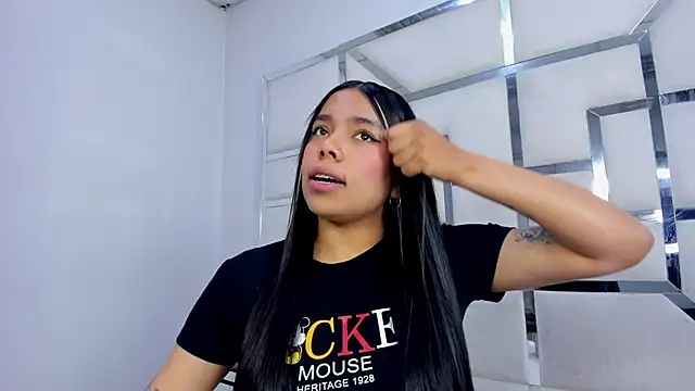 ZoeWan69 online show from 10-22-25, 11:32