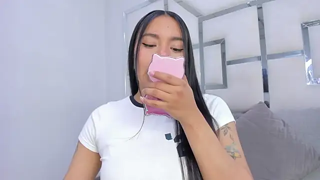 ZoeWan69 online show from 12-20-25, 12:56