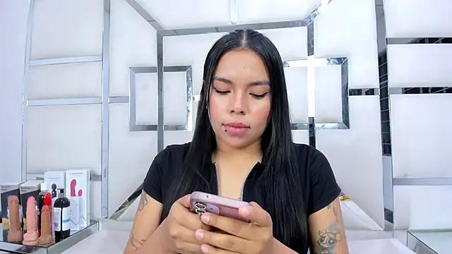 ZoeWan69 online show from 03-12-26, 01:39