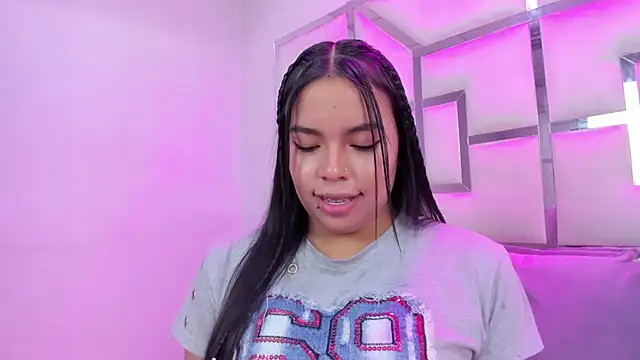 ZoeWan69 online show from 04-11-26, 01:48