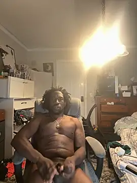 Snapshot of BigDMann40 chatting on 10-20-25, 11:43 BigDMann40 online show from 10-20-25, 11:43