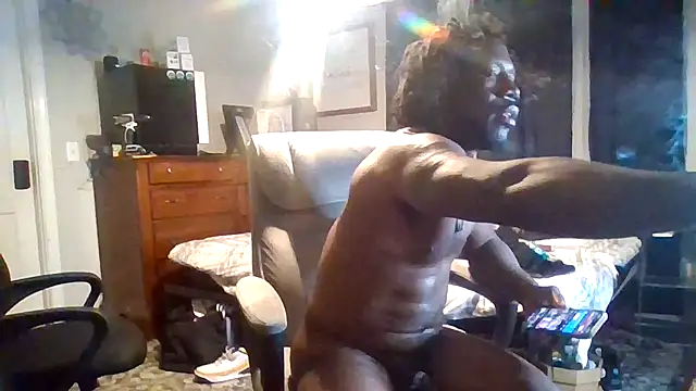 Snapshot of BigDMann40 chatting on 10-27-25, 06:39 BigDMann40 online show from 10-27-25, 06:39