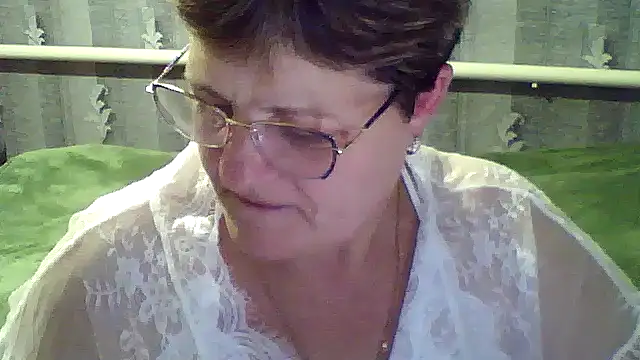 ElzaJewel online show from 10-18-25, 06:52
