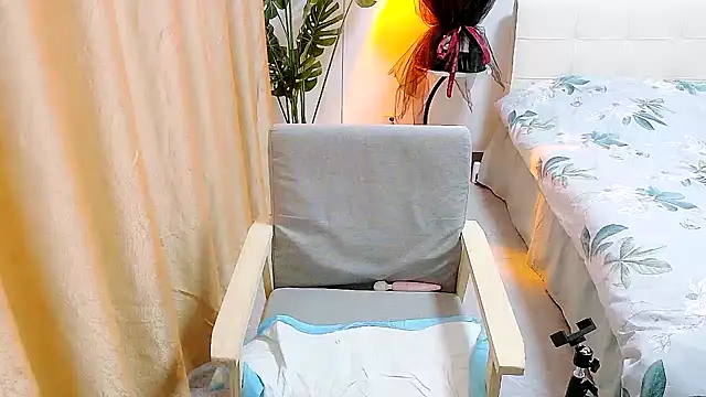 YIYI955 online show from 02-22-25, 06:17