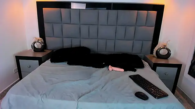 Your Lady Milf online show from 03-20-25, 04:20