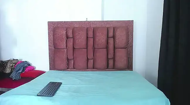 Snapshot of vKatalinacooper chatting on 02-08-25, 01:22 vKatalinacooper online show from 02-08-25, 01:22