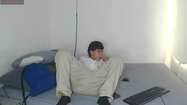 Snapshot of the_murderer chatting on 03-22-25, 05:39 the murderer online show from 03-22-25, 05:39