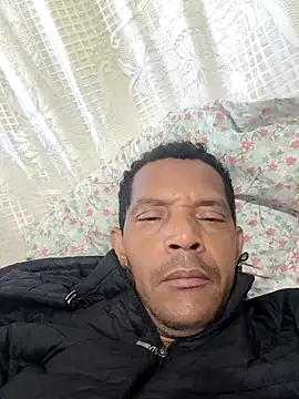 Snapshot of Renato571 chatting on 09-15-25, 10:48 Renato571 online show from 09-15-25, 10:48