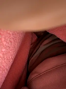 Snapshot of Renato571 chatting on 09-26-25, 09:35 Renato571 online show from 09-26-25, 09:35