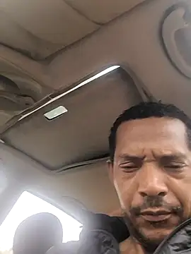 Snapshot of Renato571 chatting on 09-30-25, 11:26 Renato571 online show from 09-30-25, 11:26