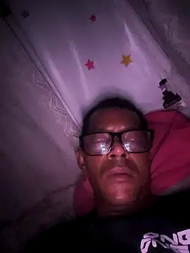 Snapshot of Renato571 chatting on 02-16-26, 04:30 Renato571 online show from 02-16-26, 04:30