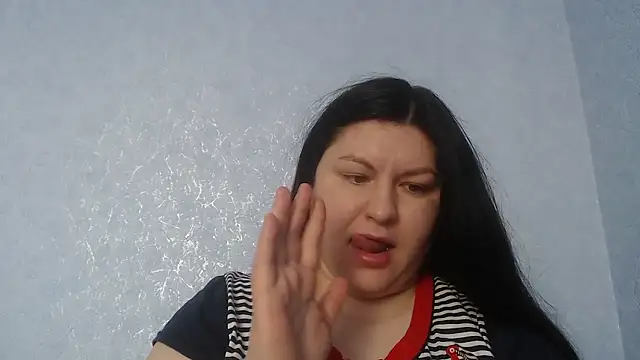 KiraSwee online show from 01-13-26, 07:46