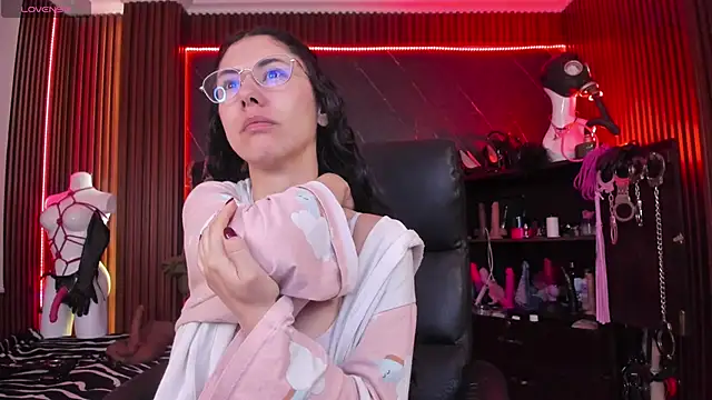 XiaQueen online show from 12-15-25, 11:58