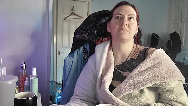 AureliaXOX online show from 11-26-25, 09:43