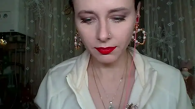 LuminousLady online show from 01-13-26, 05:29