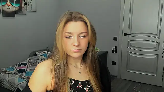 MollyMi0 online show from 02-06-25, 10:21