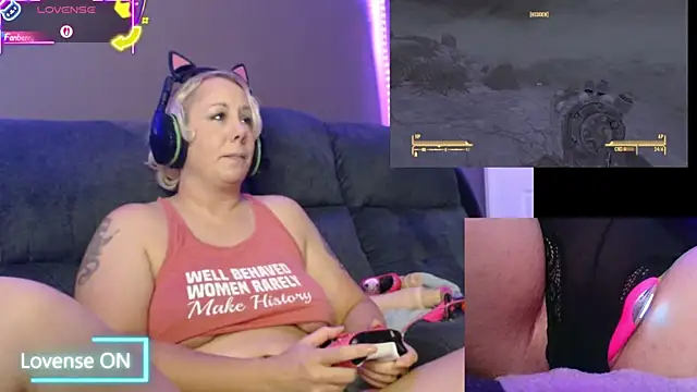 Snapshot of Trixiekittycutie chatting on 09-19-25, 06:52 Trixiekittycutie online show from 09-19-25, 06:52