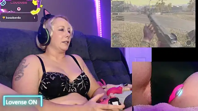 Snapshot of Trixiekittycutie chatting on 09-27-25, 01:32 Trixiekittycutie online show from 09-27-25, 01:32