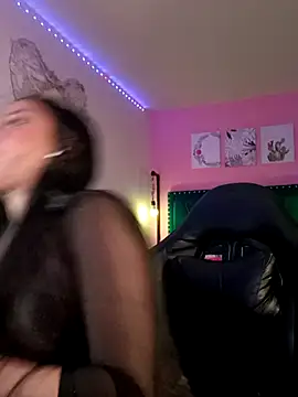 SallyWhitee online show from 06-03-26, 05:32