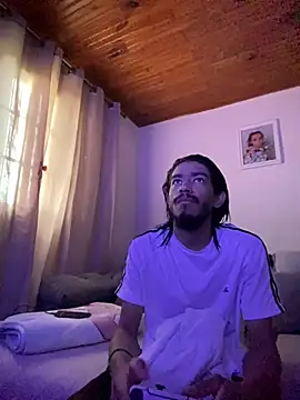 Snapshot of Mineirinho043 chatting on 06-25-26, 12:53 Mineirinho043 online show from 06-25-26, 12:53