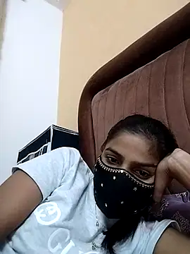 Snapshot of fuungirl38 chatting on 05-08-26, 05:51 fuungirl38 online show from 05-08-26, 05:51