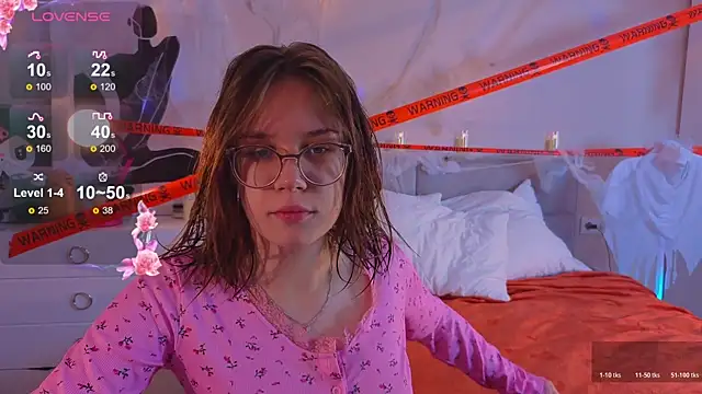 Mia Luw online show from 10-26-25, 02:50