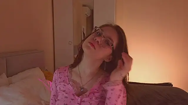 Mia Luw online show from 02-07-26, 12:36