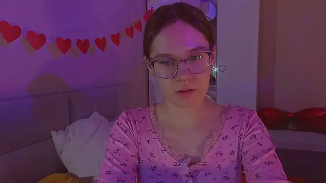 Mia Luw online show from 02-21-26, 12:55