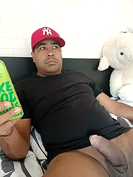 Snapshot of xhoco14 chatting on 09-26-25, 09:24 xhoco14 online show from 09-26-25, 09:24