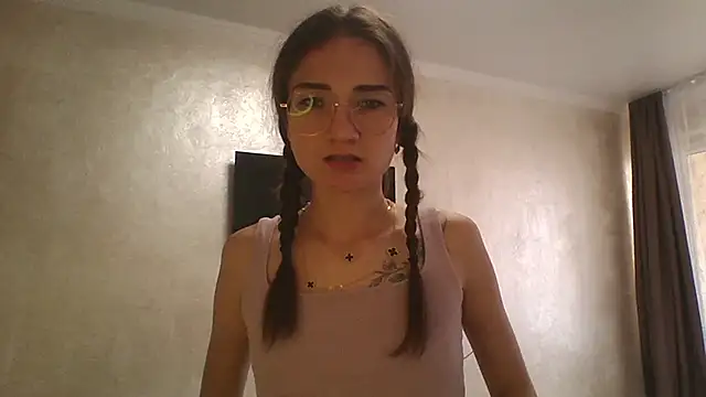 RoyalDessertt online show from 10-13-25, 06:24