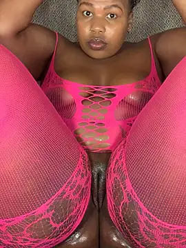 Snapshot of Cuddle_Bear chatting on 12-22-25, 02:36 Cuddle Bear online show from 12-22-25, 02:36