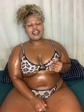 Cuddle Bear online show from 03-11-26, 08:26