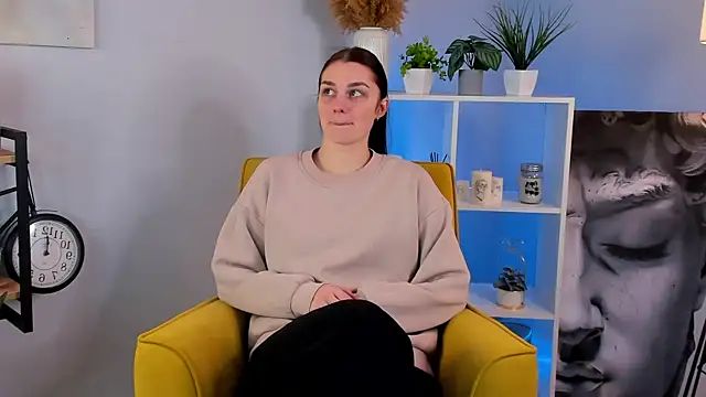 Snapshot of GarynDilley chatting on 02-09-25, 07:49 GarynDilley online show from 02-09-25, 07:49