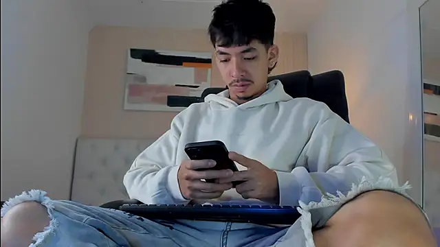 ISAAC CRYSTON online show from 12-20-25, 07:43