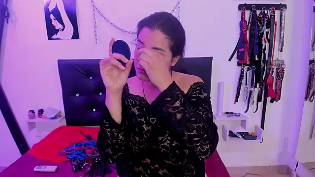 Julieta Carden  online show from 03-12-26, 07:31